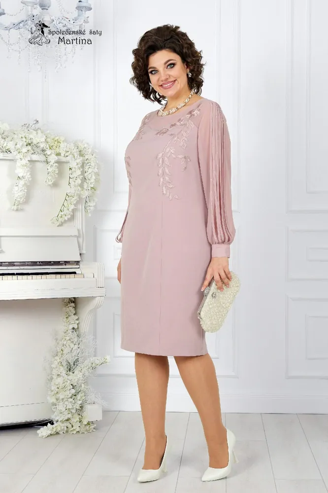 Pudrově růžové pouzdrové šaty "Montana" se zdobenými rukávy  