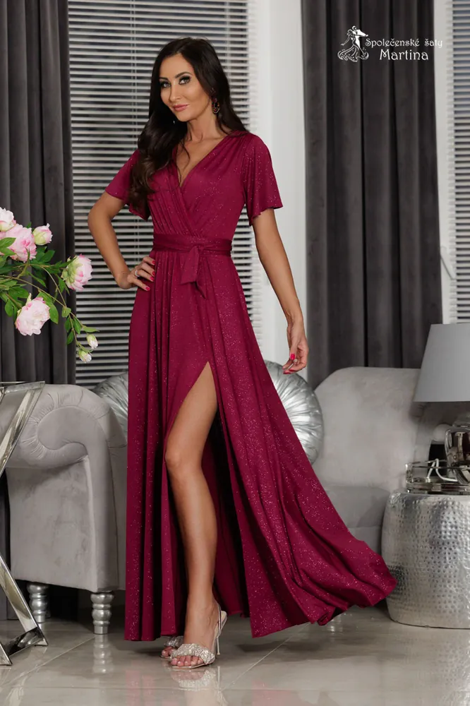 Vínové brokátové společenské šaty "Bella" s krátkým volným rukávem
