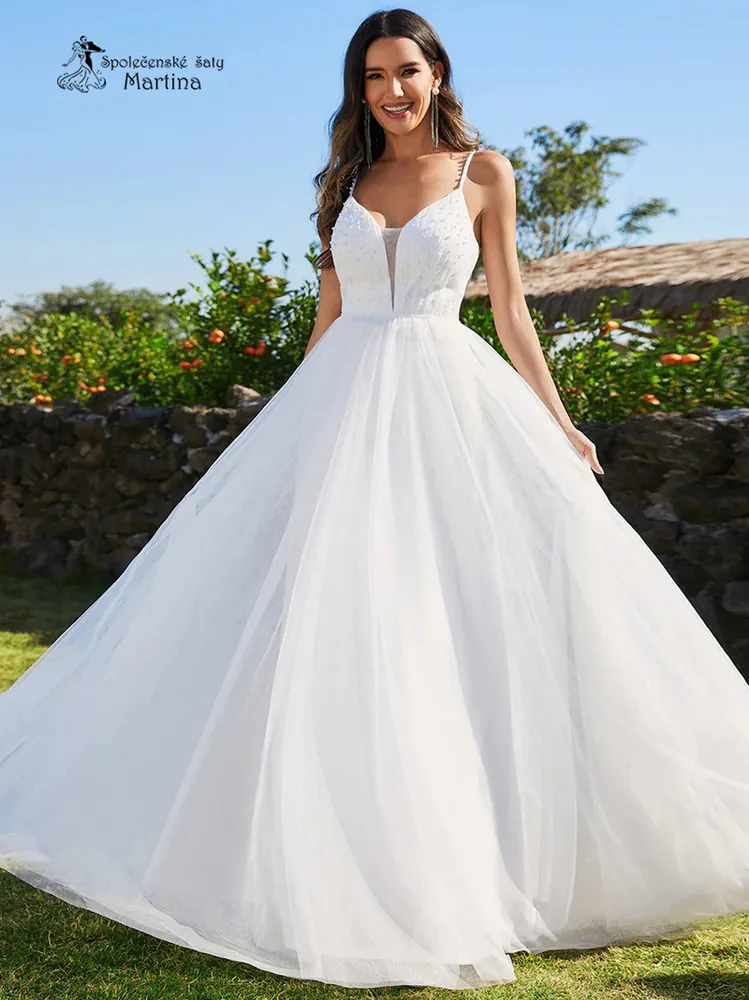 Tylové svatební šaty s perličkami v živůtku "Tiana"