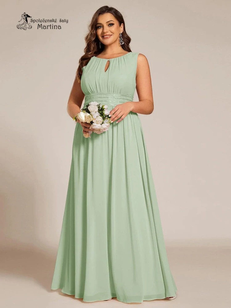 Pistáciové plus size společenské šaty "Cherry" s lodičkovým výstřihem