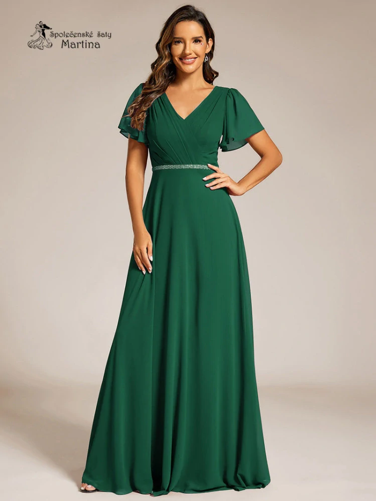 Jednoduše elegantní lahvově zelené šaty s motýlími rukávy a třpytivým páskem "Claudine"