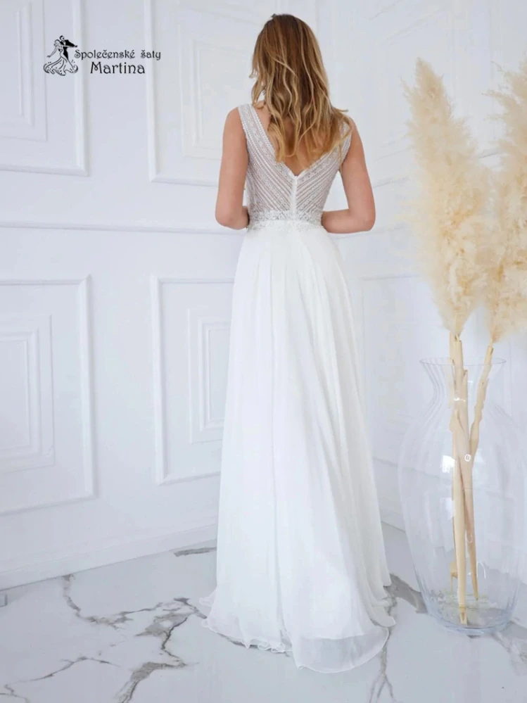 Bílé krásně zdobené svatební šaty či na věneček "Campari" - vel. 36