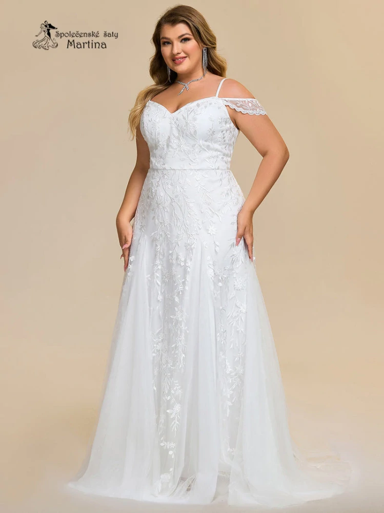 Plus size svatební šaty "Raine" s jemnou květinovou výšivkou a tylovou sukní - vel. 44