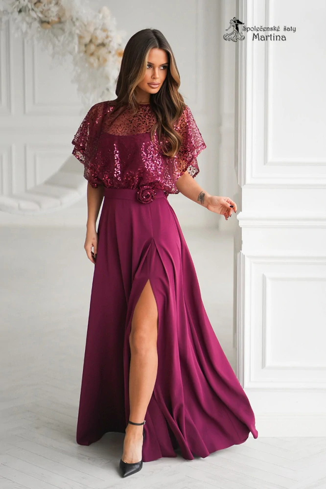 Vínové společenské šaty "Phoenix" s flitrovým živůtkem a rozparkem