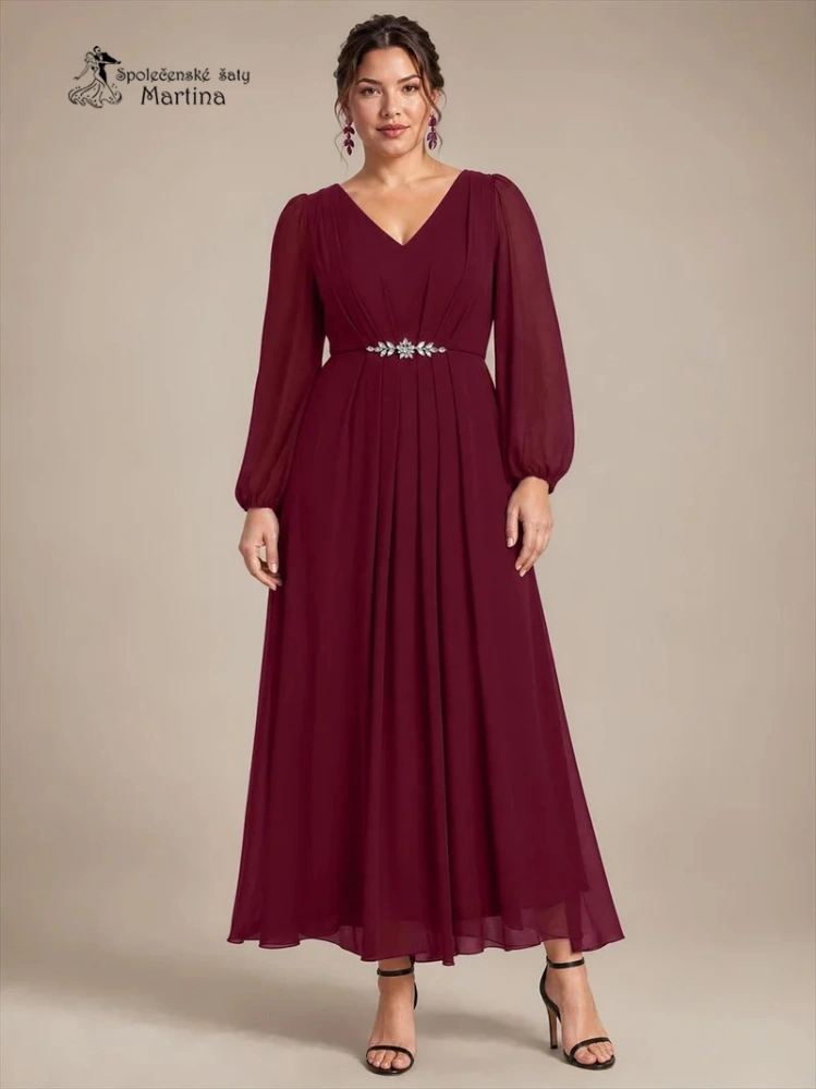 Vínové plus size šifonové společenské šaty "Ashley“ s dlouhými rukávy a zdobeným pasem