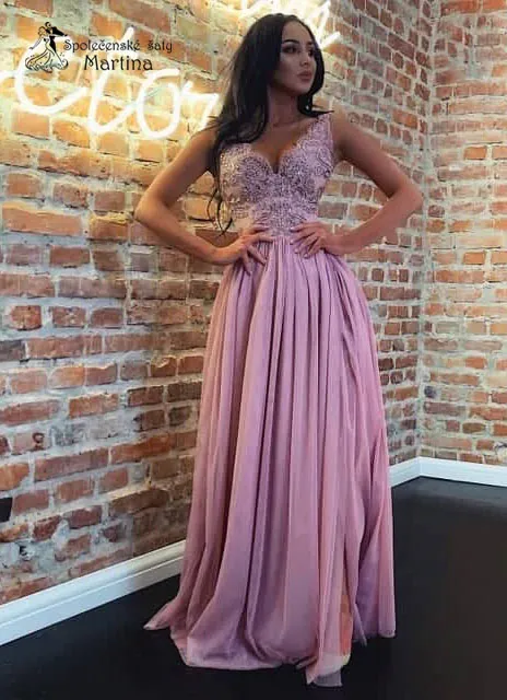 Pudrově růžové šaty "Chiara" s jemnou tylovou sukní a krajkovým živůtkem - vel. 40