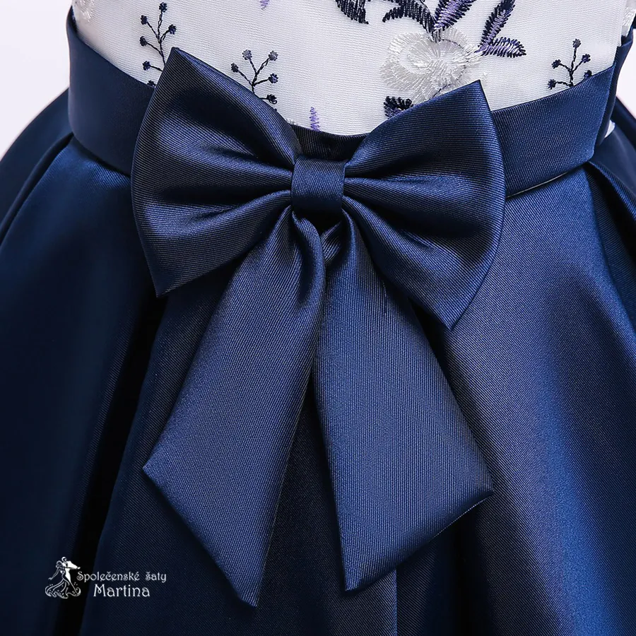 Elegantní tmavě modré asymetrické šaty "Saskie" s výšivkou v živůtku  4-10 let 