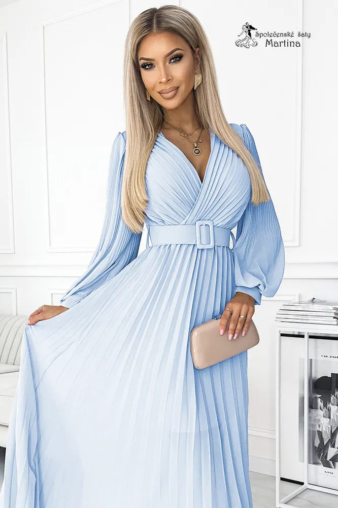 Světle modré dlouhé plisované šaty pro svatebního hosta "Moyra" s dlouhým rukávem