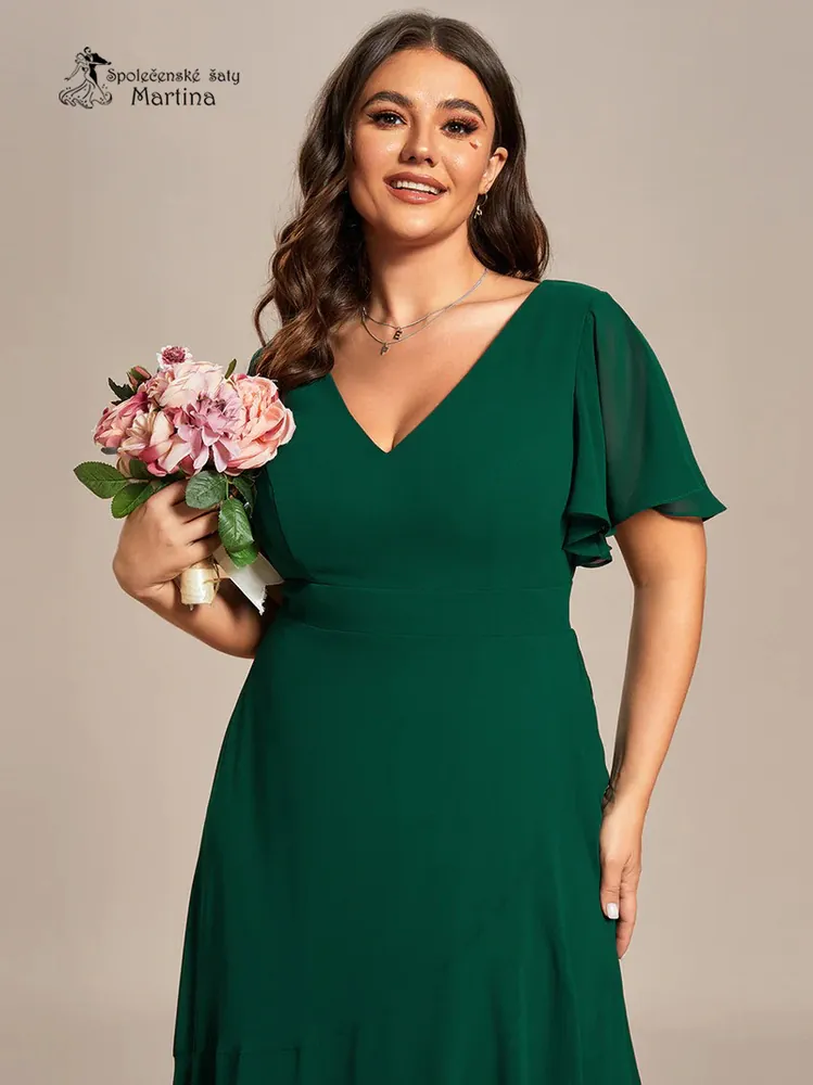 Dlouhé asymetrické zelené plus size šaty "Rubye" s volnými rukávy