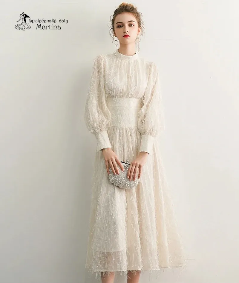 Extravagantní popůlnoční krémové šaty "Modesty" - vel. 32