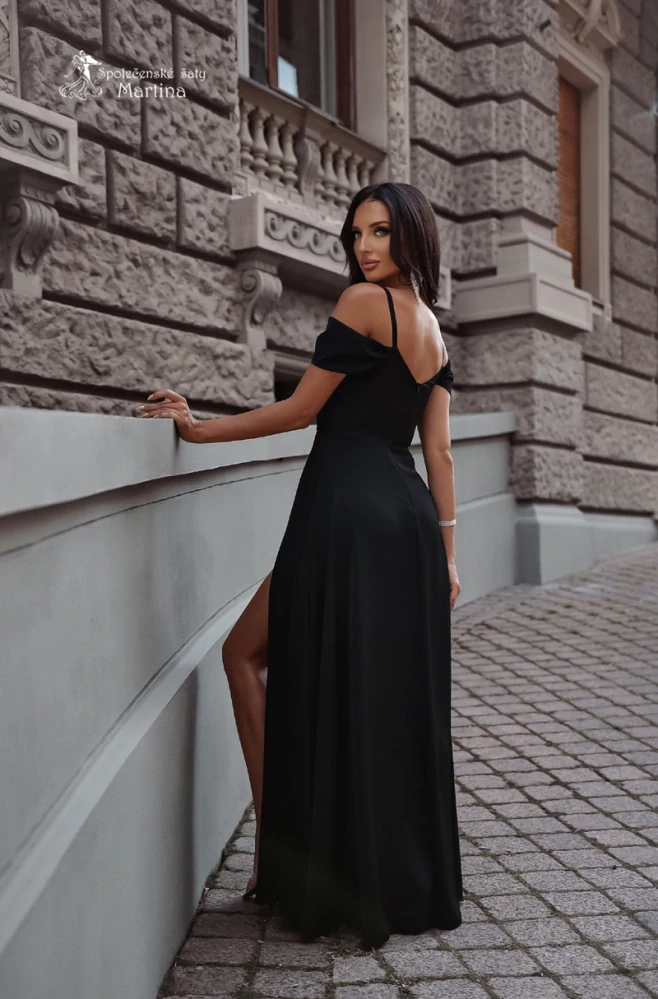 Dlouhé černé hladké společenské šaty "Valentina" se spadenými rukávy - vel. 48