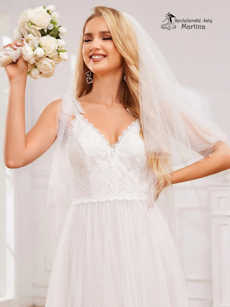 Něžné svatební šaty s krajkovým živůtkem a lehkou tylovou sukní "Morah"