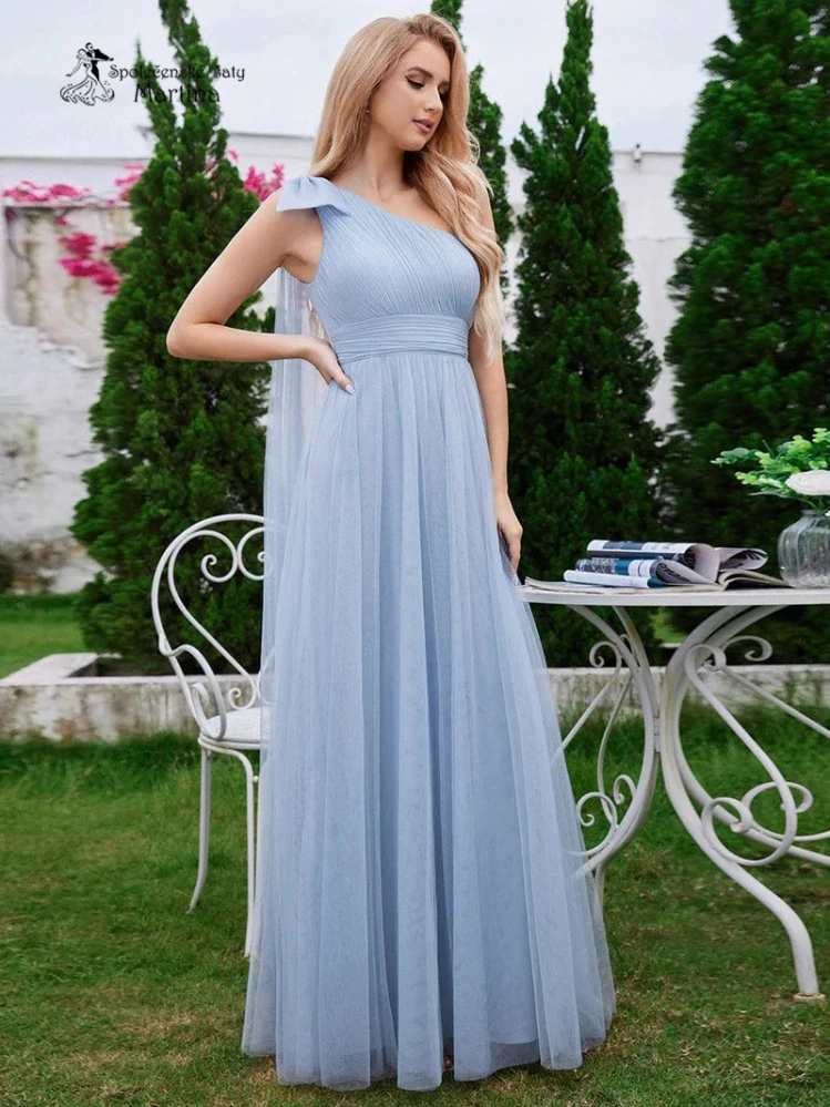 Světle modré šaty na jedno rameno s lehkou tylovou sukní "Tisha"