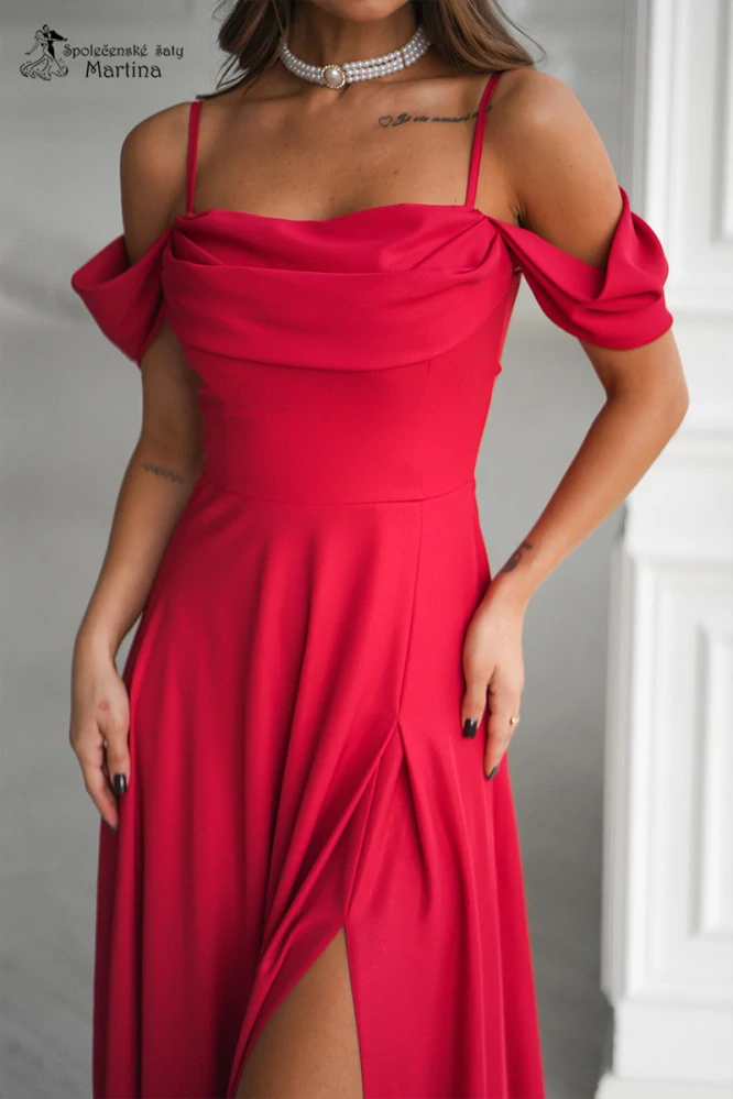 Červené šaty "Sunny" se spadenými ramínky z jemně lesklého materiálu - vel. 48