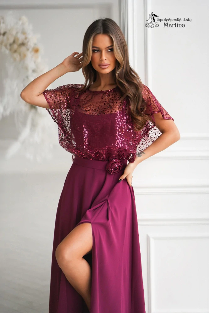 Vínové společenské šaty "Phoenix" s flitrovým živůtkem a rozparkem