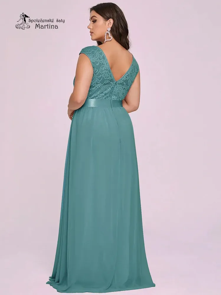 Staromodré společenské šaty "Siera XXL" s krajkovým živůtkem