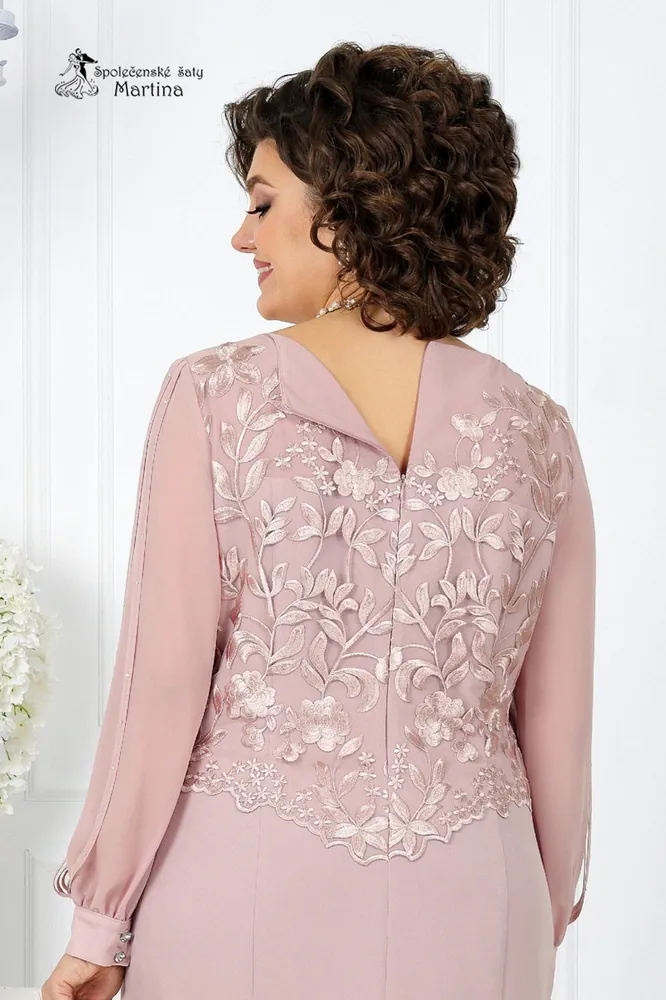 Pudrově růžové pouzdrové šaty "Montana" se zdobenými rukávy  