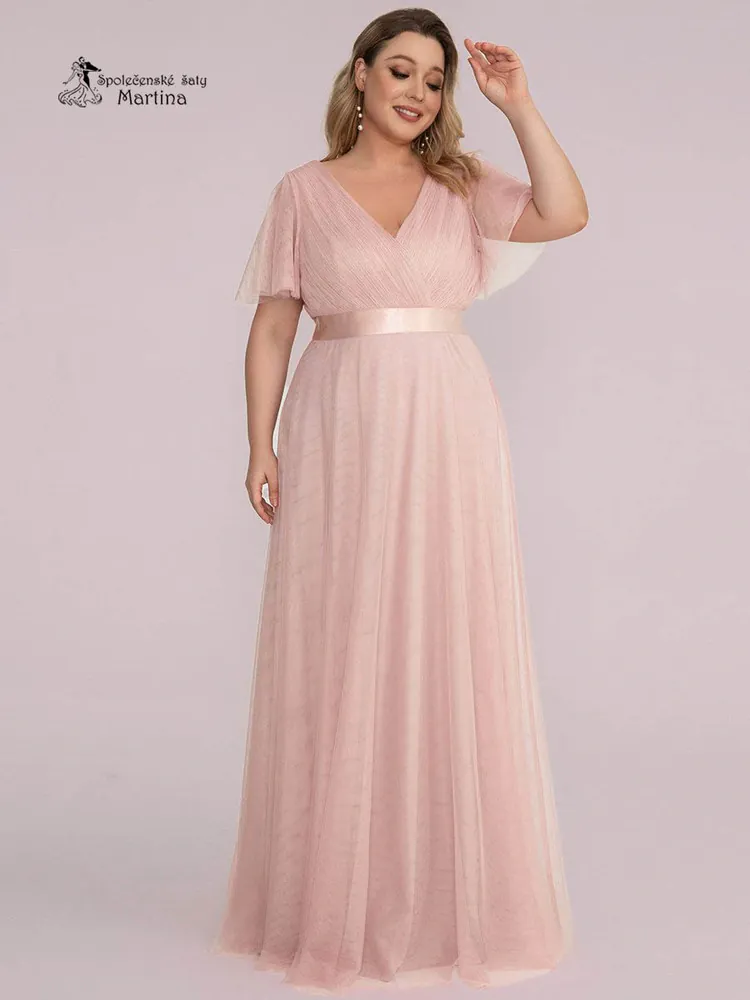 Světle růžové tylové šaty s krátkým rukávkem “Broke XXL”