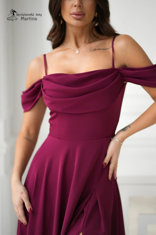 Morušové hladké společenské šaty "Sunny" s ramínky a efektně spadlými rukávy