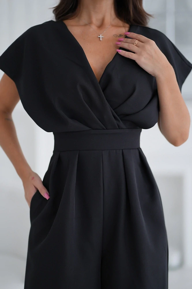 Černý společenský overal "Gota" s překříženým výstřihem a širokými nohavicemi - vel. 40