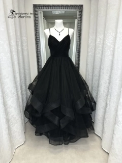 Černé maturitní šaty "Brooklyn" s volány v sukni