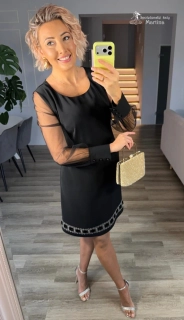 Černé společenské šaty "Greer" s transparentními rukávy a zdobeným lemem