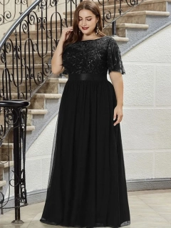 Černé společenské šaty "Celeste XXL" s krátkým rukávkem 